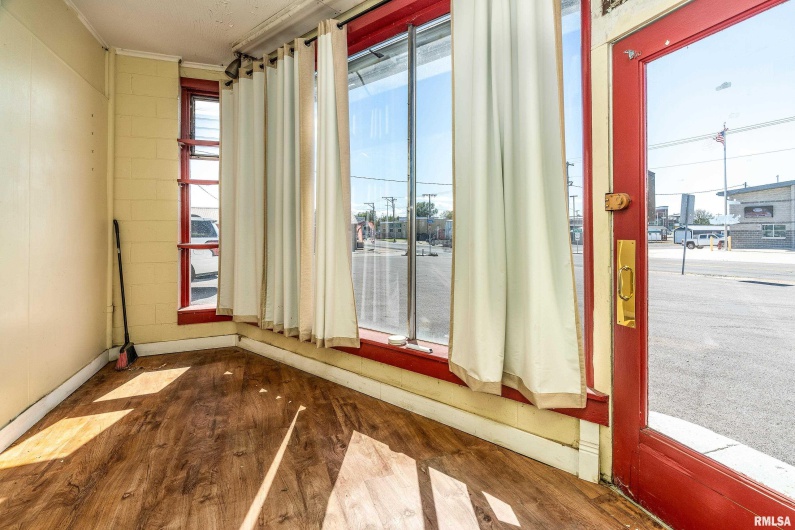 201 COURT Street, Marion, Illinois 62959, 0 , 0 ,0,Commercial Sale,For Sale,COURT,0,RMAEB460276