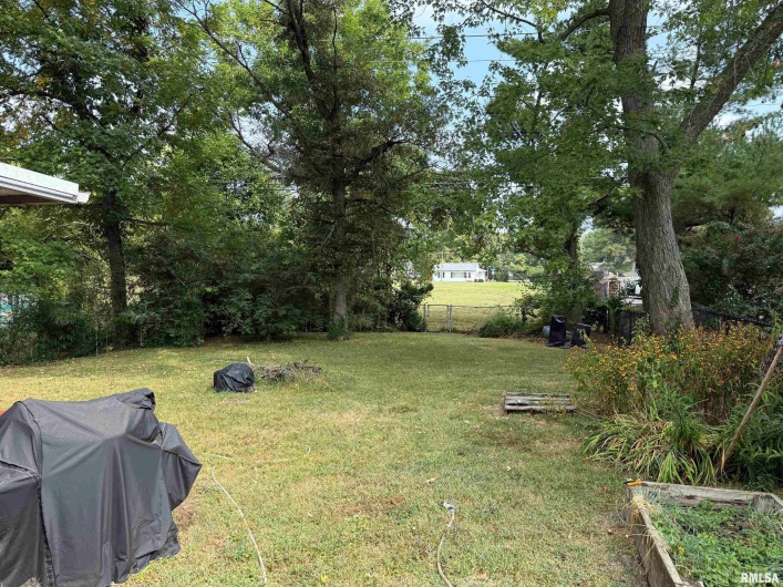 1010 Walkup Avenue, Carbondale, Illinois 62901, 2 Bedrooms Bedrooms, 0 ,1 BathroomBathrooms,Residential,For Sale,Walkup,0,RMAEB460278