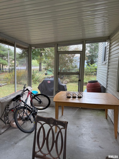 1010 Walkup Avenue, Carbondale, Illinois 62901, 2 Bedrooms Bedrooms, 0 ,1 BathroomBathrooms,Residential,For Sale,Walkup,0,RMAEB460278