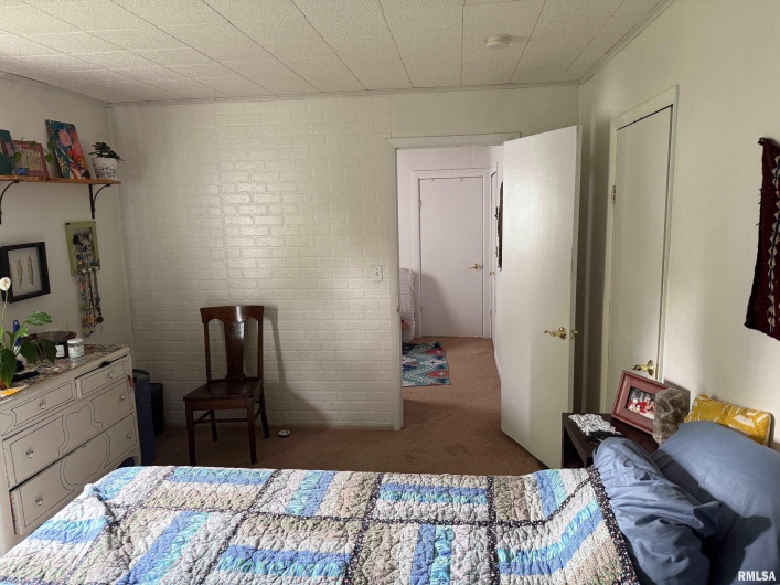 1010 Walkup Avenue, Carbondale, Illinois 62901, 2 Bedrooms Bedrooms, 0 ,1 BathroomBathrooms,Residential,For Sale,Walkup,0,RMAEB460278