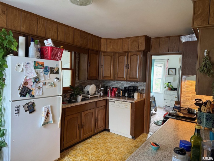 1010 Walkup Avenue, Carbondale, Illinois 62901, 2 Bedrooms Bedrooms, 0 ,1 BathroomBathrooms,Residential,For Sale,Walkup,0,RMAEB460278