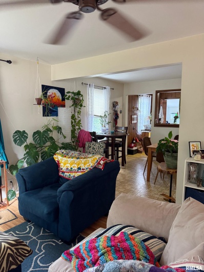 1010 Walkup Avenue, Carbondale, Illinois 62901, 2 Bedrooms Bedrooms, 0 ,1 BathroomBathrooms,Residential,For Sale,Walkup,0,RMAEB460278