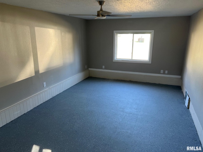 600 15TH Street, Metropolis, Illinois 62960, 4 Bedrooms Bedrooms, 0 ,2 BathroomsBathrooms,Residential,For Sale,15TH,0,RMAEB459999