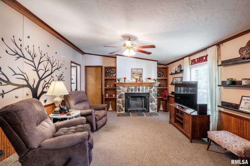 107 GEORGE Street, Hurst, Illinois 62949, 4 Bedrooms Bedrooms, 0 ,2 BathroomsBathrooms,Residential,For Sale,GEORGE,0,RMAQC4268771