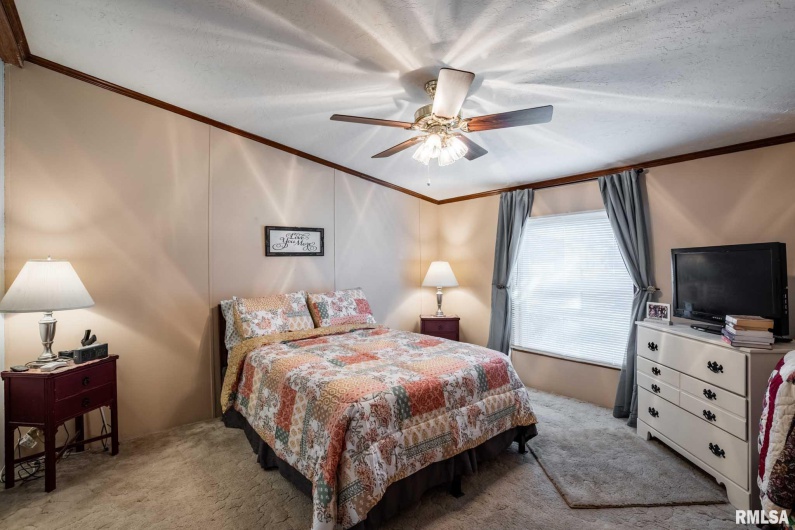 107 GEORGE Street, Hurst, Illinois 62949, 4 Bedrooms Bedrooms, 0 ,2 BathroomsBathrooms,Residential,For Sale,GEORGE,0,RMAQC4268771