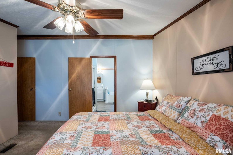 107 GEORGE Street, Hurst, Illinois 62949, 4 Bedrooms Bedrooms, 0 ,2 BathroomsBathrooms,Residential,For Sale,GEORGE,0,RMAQC4268771