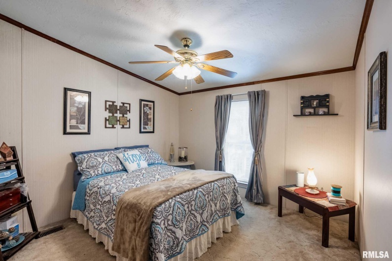 107 GEORGE Street, Hurst, Illinois 62949, 4 Bedrooms Bedrooms, 0 ,2 BathroomsBathrooms,Residential,For Sale,GEORGE,0,RMAQC4268771