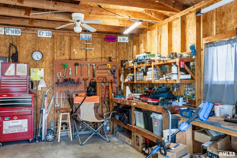 107 GEORGE Street, Hurst, Illinois 62949, 4 Bedrooms Bedrooms, 0 ,2 BathroomsBathrooms,Residential,For Sale,GEORGE,0,RMAQC4268771