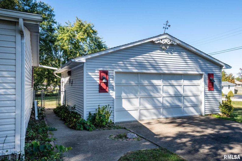 107 GEORGE Street, Hurst, Illinois 62949, 4 Bedrooms Bedrooms, 0 ,2 BathroomsBathrooms,Residential,For Sale,GEORGE,0,RMAQC4268771