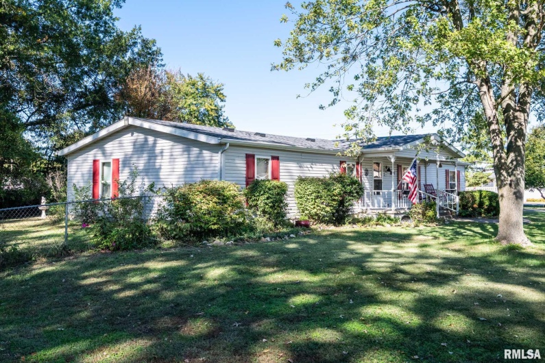 107 GEORGE Street, Hurst, Illinois 62949, 4 Bedrooms Bedrooms, 0 ,2 BathroomsBathrooms,Residential,For Sale,GEORGE,0,RMAQC4268771