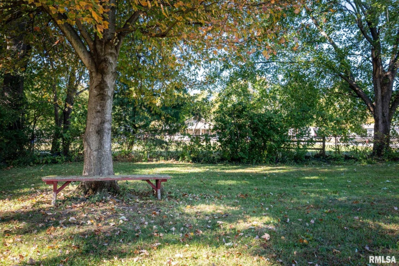 107 GEORGE Street, Hurst, Illinois 62949, 4 Bedrooms Bedrooms, 0 ,2 BathroomsBathrooms,Residential,For Sale,GEORGE,0,RMAQC4268771