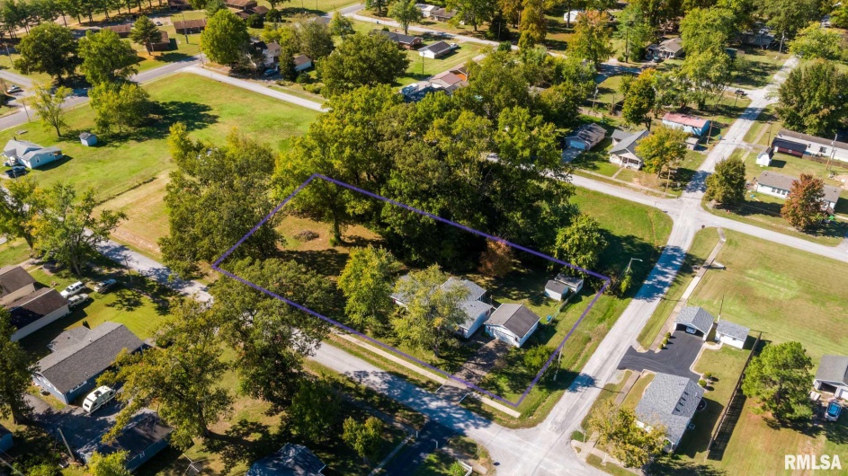 107 GEORGE Street, Hurst, Illinois 62949, 4 Bedrooms Bedrooms, 0 ,2 BathroomsBathrooms,Residential,For Sale,GEORGE,0,RMAQC4268771