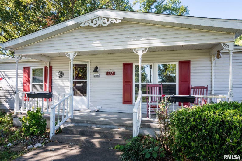 107 GEORGE Street, Hurst, Illinois 62949, 4 Bedrooms Bedrooms, 0 ,2 BathroomsBathrooms,Residential,For Sale,GEORGE,0,RMAQC4268771