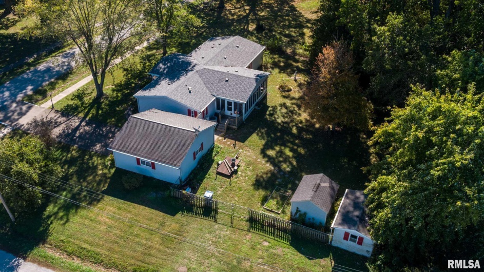 107 GEORGE Street, Hurst, Illinois 62949, 4 Bedrooms Bedrooms, 0 ,2 BathroomsBathrooms,Residential,For Sale,GEORGE,0,RMAQC4268771