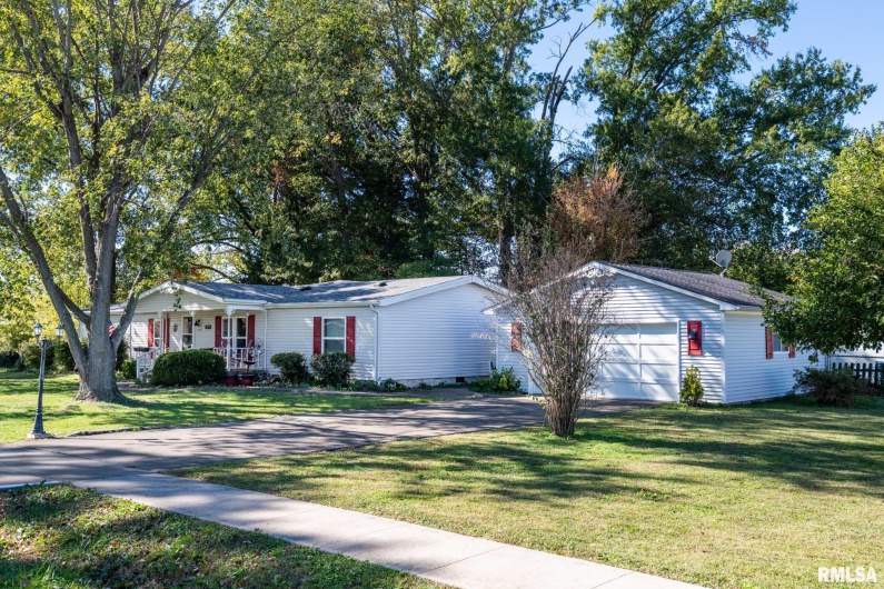 107 GEORGE Street, Hurst, Illinois 62949, 4 Bedrooms Bedrooms, 0 ,2 BathroomsBathrooms,Residential,For Sale,GEORGE,0,RMAQC4268771