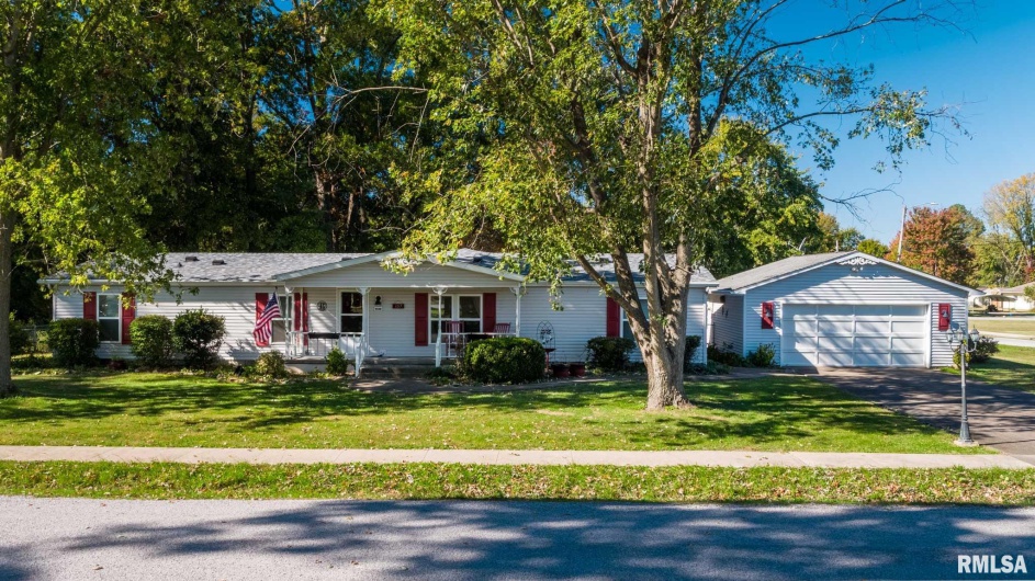 107 GEORGE Street, Hurst, Illinois 62949, 4 Bedrooms Bedrooms, 0 ,2 BathroomsBathrooms,Residential,For Sale,GEORGE,0,RMAQC4268771