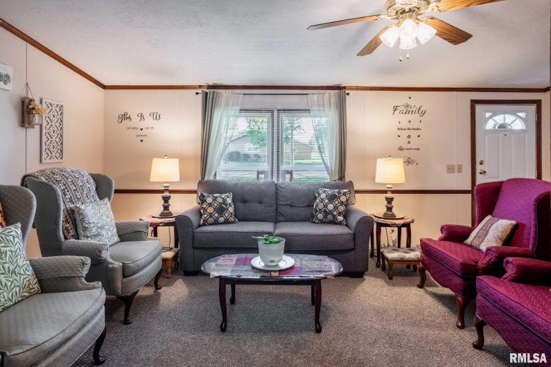 107 GEORGE Street, Hurst, Illinois 62949, 4 Bedrooms Bedrooms, 0 ,2 BathroomsBathrooms,Residential,For Sale,GEORGE,0,RMAQC4268771