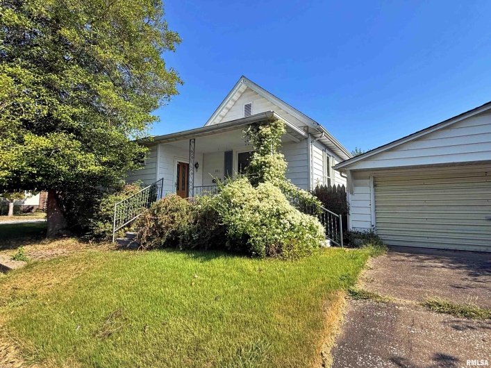 601 5TH Street, Metropolis, Illinois 62960, 3 Bedrooms Bedrooms, 0 ,2 BathroomsBathrooms,Residential,For Sale,5TH,0,RMAEB459778