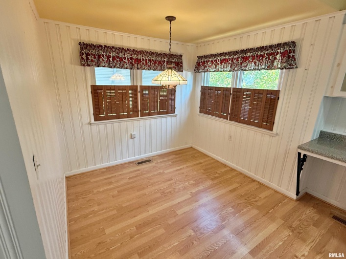 601 5TH Street, Metropolis, Illinois 62960, 3 Bedrooms Bedrooms, 0 ,2 BathroomsBathrooms,Residential,For Sale,5TH,0,RMAEB459778