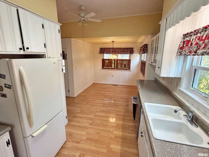 601 5TH Street, Metropolis, Illinois 62960, 3 Bedrooms Bedrooms, 0 ,2 BathroomsBathrooms,Residential,For Sale,5TH,0,RMAEB459778