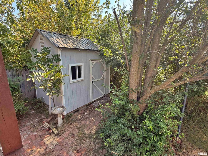 601 5TH Street, Metropolis, Illinois 62960, 3 Bedrooms Bedrooms, 0 ,2 BathroomsBathrooms,Residential,For Sale,5TH,0,RMAEB459778