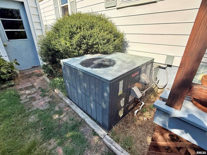 601 5TH Street, Metropolis, Illinois 62960, 3 Bedrooms Bedrooms, 0 ,2 BathroomsBathrooms,Residential,For Sale,5TH,0,RMAEB459778