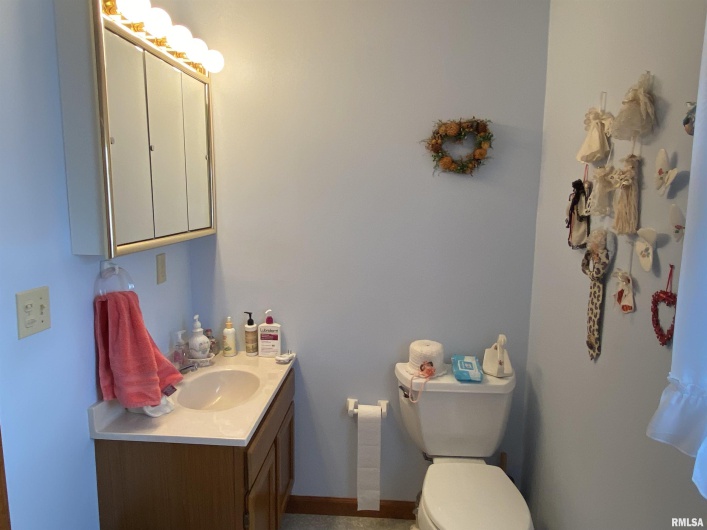 401 1ST Street, Karnak, Illinois 62956, 3 Bedrooms Bedrooms, 0 ,2 BathroomsBathrooms,Residential,For Sale,1ST,0,RMAEB458961