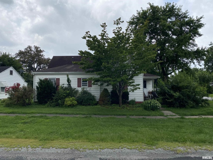 401 1ST Street, Karnak, Illinois 62956, 3 Bedrooms Bedrooms, 0 ,2 BathroomsBathrooms,Residential,For Sale,1ST,0,RMAEB458961