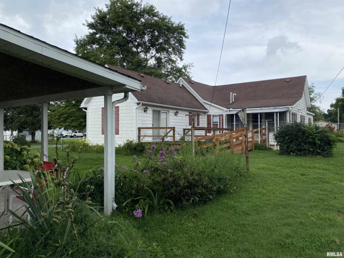 401 1ST Street, Karnak, Illinois 62956, 3 Bedrooms Bedrooms, 0 ,2 BathroomsBathrooms,Residential,For Sale,1ST,0,RMAEB458961