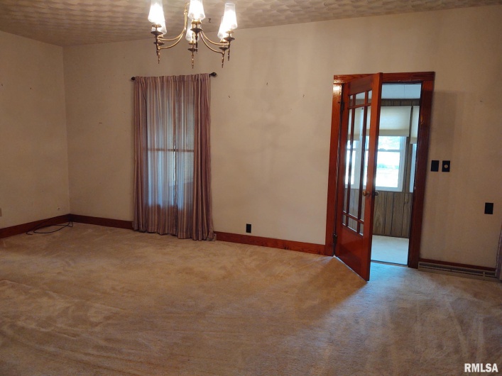 401 1ST Street, Karnak, Illinois 62956, 3 Bedrooms Bedrooms, 0 ,2 BathroomsBathrooms,Residential,For Sale,1ST,0,RMAEB458961