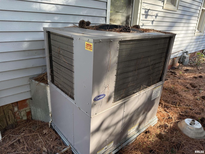 967 Bunker Street, Equality, Illinois 62934, 2 Bedrooms Bedrooms, 0 ,1 BathroomBathrooms,Residential,For Sale,Bunker,0,RMAEB460282