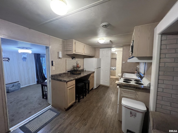 4 VICTORY Lane, Marion, Illinois 62959, 2 Bedrooms Bedrooms, 0 ,1 BathroomBathrooms,Residential,For Sale,VICTORY,0,RMAEB460286