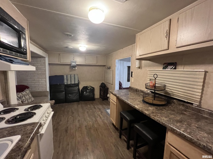 4 VICTORY Lane, Marion, Illinois 62959, 2 Bedrooms Bedrooms, 0 ,1 BathroomBathrooms,Residential,For Sale,VICTORY,0,RMAEB460286