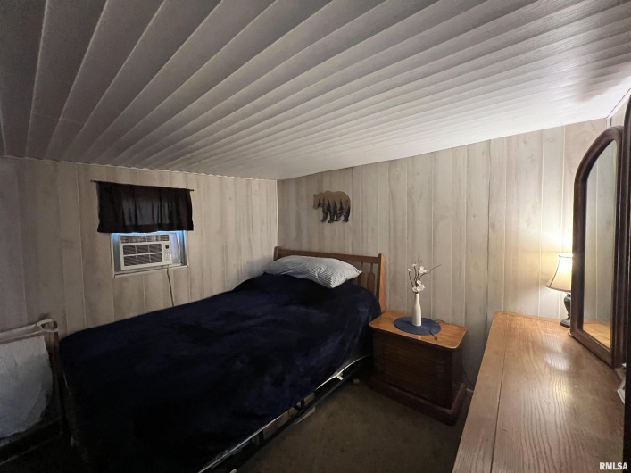 4 VICTORY Lane, Marion, Illinois 62959, 2 Bedrooms Bedrooms, 0 ,1 BathroomBathrooms,Residential,For Sale,VICTORY,0,RMAEB460286