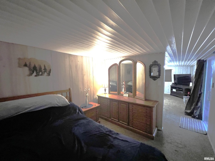 4 VICTORY Lane, Marion, Illinois 62959, 2 Bedrooms Bedrooms, 0 ,1 BathroomBathrooms,Residential,For Sale,VICTORY,0,RMAEB460286