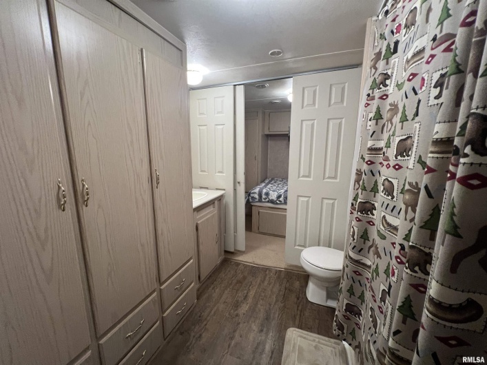 4 VICTORY Lane, Marion, Illinois 62959, 2 Bedrooms Bedrooms, 0 ,1 BathroomBathrooms,Residential,For Sale,VICTORY,0,RMAEB460286