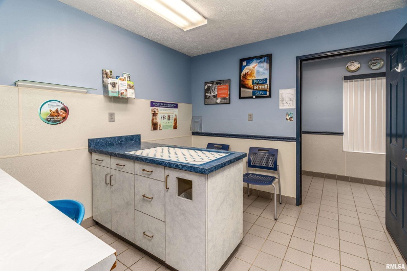 602 COURT Street, Marion, Illinois 62959, 0 , 0 ,0,Commercial Sale,For Sale,COURT,0,RMAEB460284