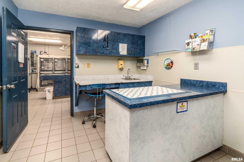 602 COURT Street, Marion, Illinois 62959, 0 , 0 ,0,Commercial Sale,For Sale,COURT,0,RMAEB460284