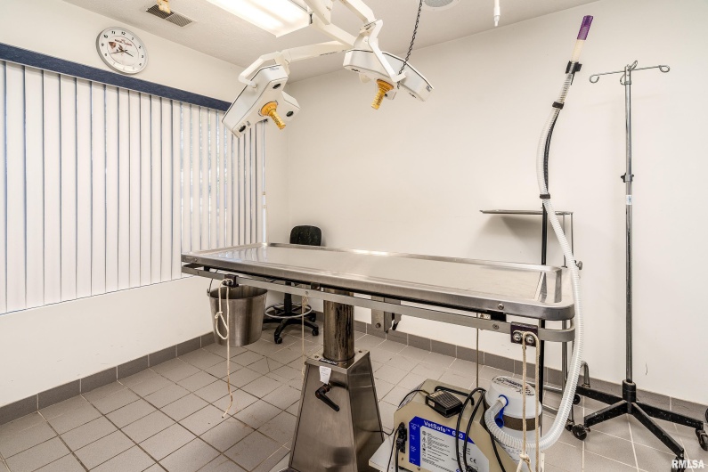 602 COURT Street, Marion, Illinois 62959, 0 , 0 ,0,Commercial Sale,For Sale,COURT,0,RMAEB460284