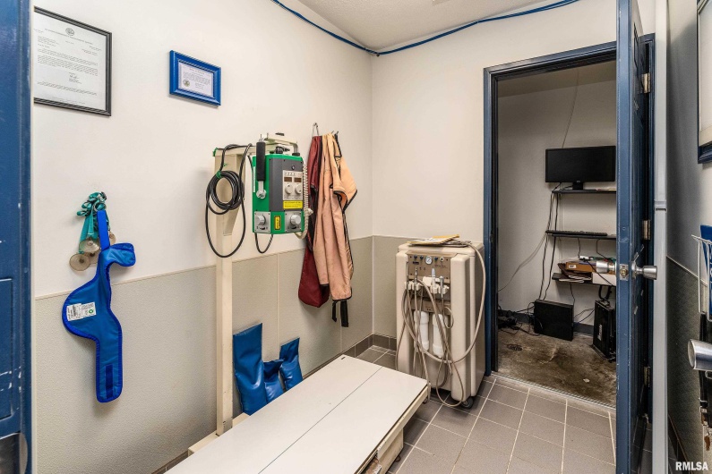 602 COURT Street, Marion, Illinois 62959, 0 , 0 ,0,Commercial Sale,For Sale,COURT,0,RMAEB460284