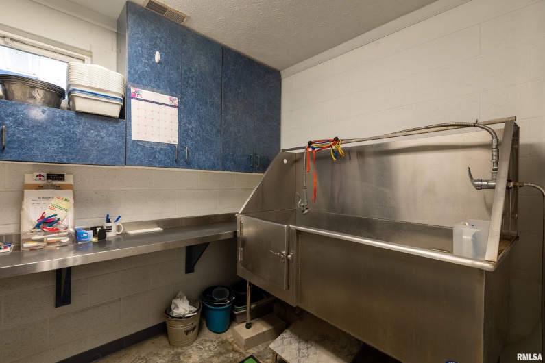 602 COURT Street, Marion, Illinois 62959, 0 , 0 ,0,Commercial Sale,For Sale,COURT,0,RMAEB460284