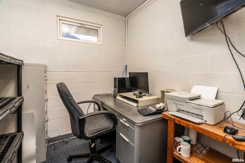 602 COURT Street, Marion, Illinois 62959, 0 , 0 ,0,Commercial Sale,For Sale,COURT,0,RMAEB460284