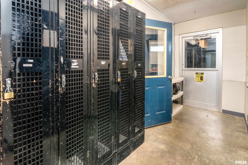 602 COURT Street, Marion, Illinois 62959, 0 , 0 ,0,Commercial Sale,For Sale,COURT,0,RMAEB460284