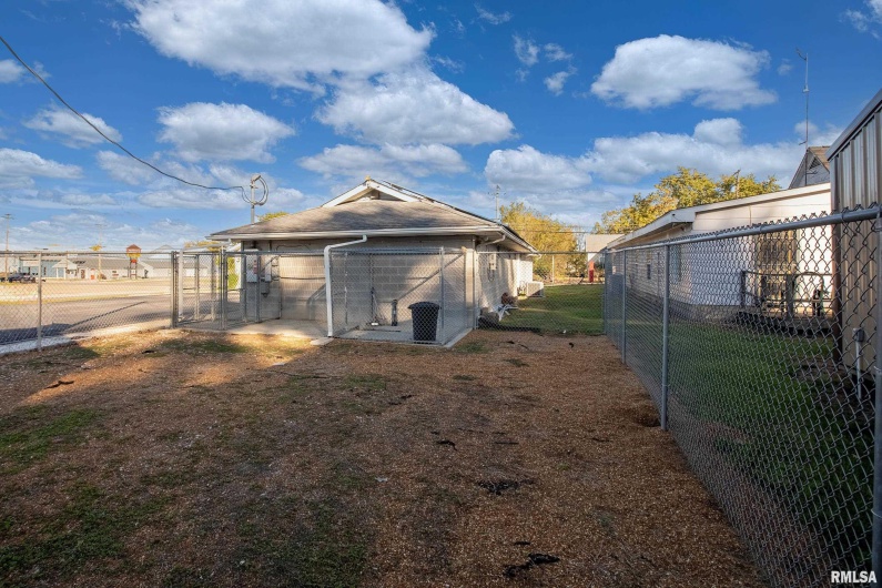 602 COURT Street, Marion, Illinois 62959, 0 , 0 ,0,Commercial Sale,For Sale,COURT,0,RMAEB460284