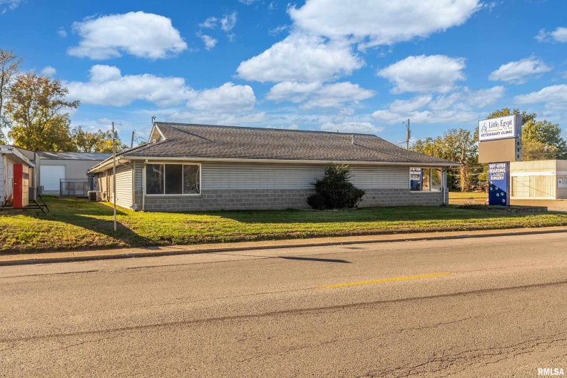 602 COURT Street, Marion, Illinois 62959, 0 , 0 ,0,Commercial Sale,For Sale,COURT,0,RMAEB460284