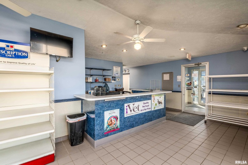 602 COURT Street, Marion, Illinois 62959, 0 , 0 ,0,Commercial Sale,For Sale,COURT,0,RMAEB460284