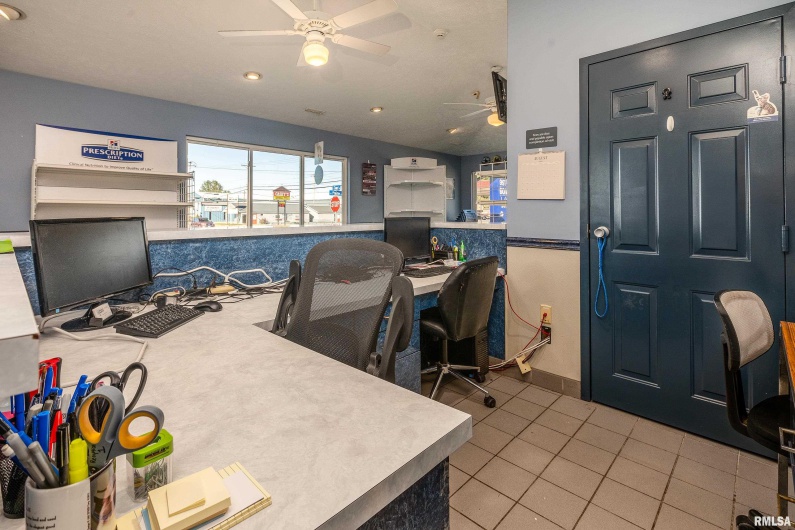 602 COURT Street, Marion, Illinois 62959, 0 , 0 ,0,Commercial Sale,For Sale,COURT,0,RMAEB460284