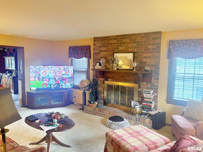 53 OLD ORCHARD Road, Metropolis, Illinois 62960, 4 Bedrooms Bedrooms, 0 ,2 BathroomsBathrooms,Residential,For Sale,OLD ORCHARD,0,RMAEB460290