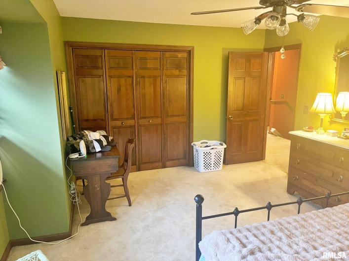 53 OLD ORCHARD Road, Metropolis, Illinois 62960, 4 Bedrooms Bedrooms, 0 ,2 BathroomsBathrooms,Residential,For Sale,OLD ORCHARD,0,RMAEB460290