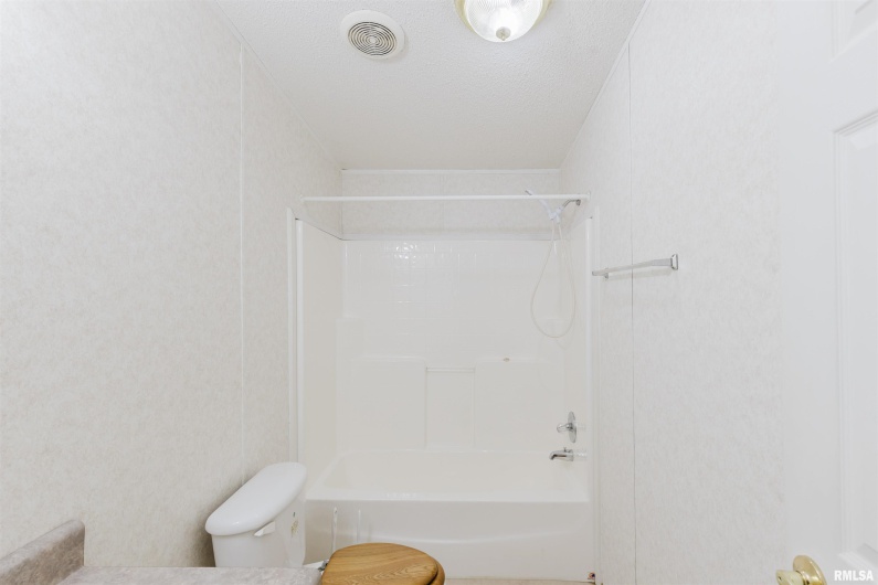 1009 Mayor Caliper Drive, Colp, Illinois 62921, 3 Bedrooms Bedrooms, 0 ,2 BathroomsBathrooms,Residential,For Sale,Mayor Caliper,0,RMAQC4268530